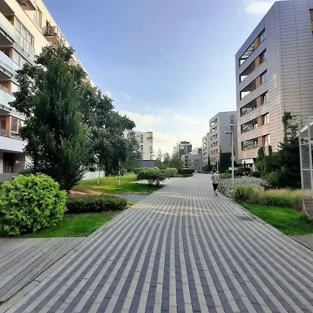 Airport Amber Apartment