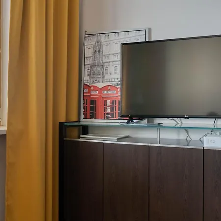 Daire Airport Amber *